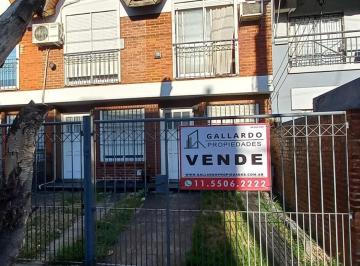 Casa · 58m² · 4 Ambientes · 1 Cochera · Casa Triplex en Venta en Ramos Mejía, La Matanza, G. B. a. Zona Oeste