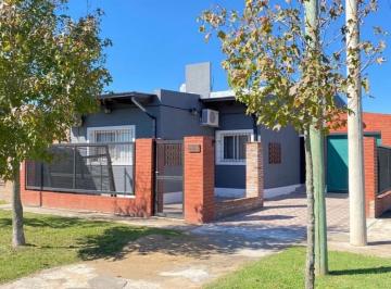 Casa de 3 ambientes, Villa Amelia · Casa 2 Dormitorio - Barrio Amelia