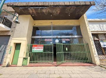 Local comercial · 173m² · 1 Ambiente · Local en Venta - Villa Adelina - 170 m Cub - 2 Plantas