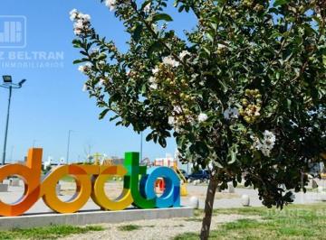 Terreno · 618m² · 1 Ambiente · 1 Cochera · Venta - Ultimo Lote Apto Duplex en Docta Av 2