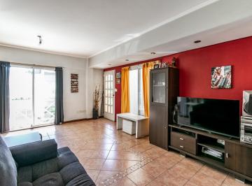 PH · 110m² · 4 Ambientes · 1 Cochera · Venta Triplex en Versalles, 4 Amb con Cochera y Parrilla