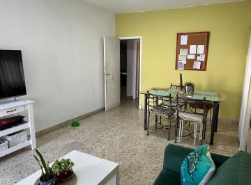 PH · 79m² · 3 Ambientes · Casa Al Frente en Pb con 2 Dorm y Patio Propio
