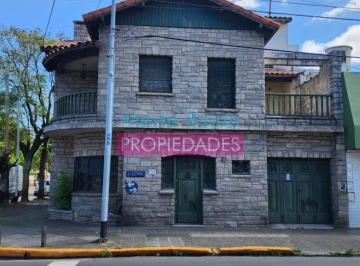 Casa · 174m² · 4 Ambientes · 1 Cochera · Venta de Casa en Avellaneda