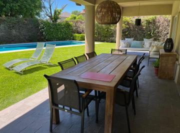 Casa de 4 ambientes, Tigre · Impecable Casa en Alq Temp Verano 2027 - Disponible Enero y Febrero! Consultar por Fiestas