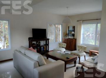 Casa · 200m² · 5 Ambientes · 2 Cocheras · Casa en Alquiler y Venta con 4 Dorm. Barrio Residencial I Costa Esmeralda