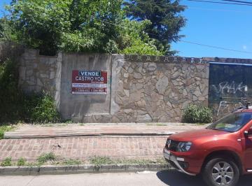Casa de 3 ambientes, Tigre · Oporpunidad Casa a Reciclar con Amplio Lote Arbolado