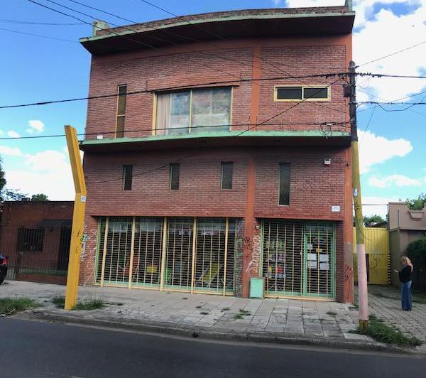 Local comercial · 1100m²