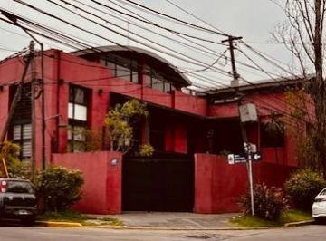 Oficina comercial de 10 ambientes, San Isidro · Edificio en Block