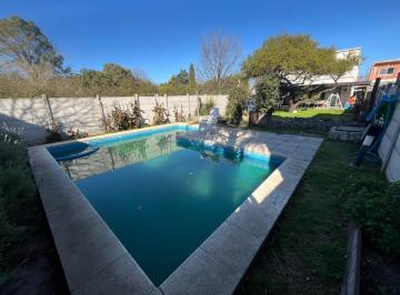 Casa · 323m² · 5 Ambientes · 2 Cocheras · Casa en Fisherton