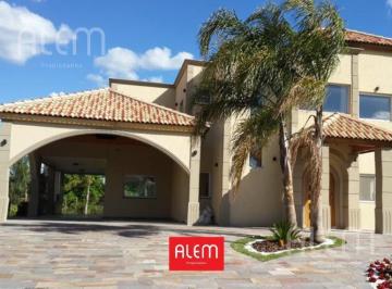 Casa · 370m² · 5 Dormitorios · 5 Cocheras · Casa de 5 Dorm. en Valdevez