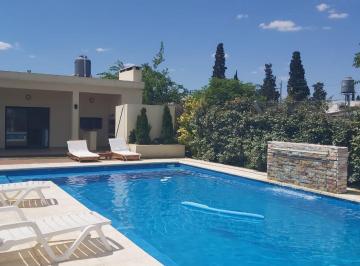 Quinta vacacional · 112m² · 2 Ambientes · Venta Quinta - Lobos