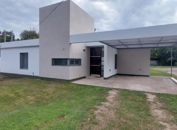 Casa · 98m² · 3 Ambientes · 2 Cocheras · Venta Casa Housing 2 Dorm.