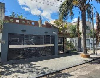 Casa · 80m² · 3 Ambientes · 2 Cocheras · Venta Casa 3 Ambientes Patio Cochera Villa Sarmiento