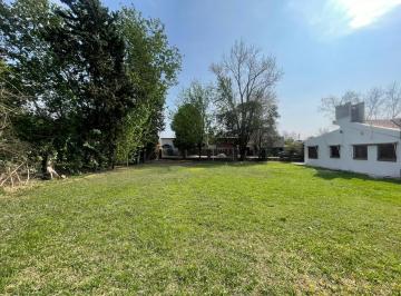Terreno · 1800m² · 4 Ambientes · 2 Cocheras · Espectacular Terreno Ideal Para Desarrollos Inmobiliarios (Lote de 60 de Frente X 30 de Fondo)