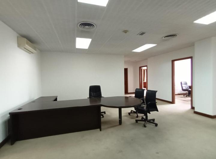 Oficina comercial · 270m² · 1 Cochera