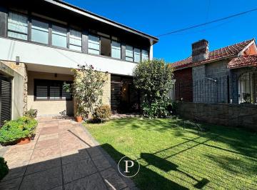 PH · 290m² · 8 Ambientes · PH Al Frente en Güemes