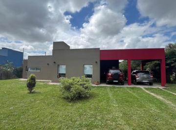 Casa de 4 ambientes, San Vicente · Excelente Casa de Tres Dorm. en Campo Daromy