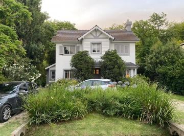 Casa de 5 ambientes, Luján · Alquiler Impecable