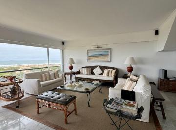 Departamento · 240m² · 5 Ambientes · 1 Cochera · Departamento en Playa Brava