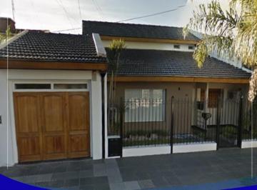 Casa de 5 ambientes, La Matanza · Casa en Venta en Ramos Mejia