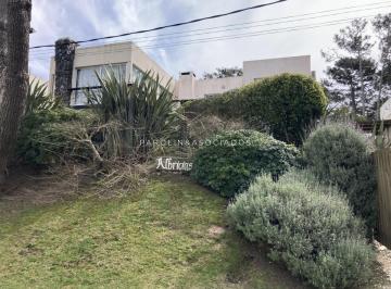 Foto1 · Casa de 6 Dorm. en Montoya