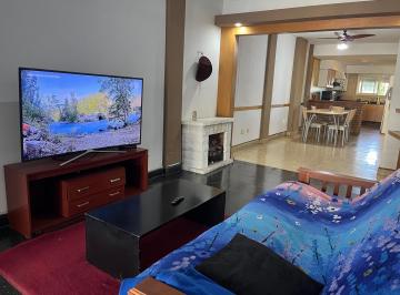 Departamento · 90m² · 5 Ambientes · Departamento en Alberdi