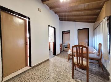 Casa · 90m² · 3 Ambientes · 1 Cochera · Casa en San Andrés - PH Tres Ambientes C/cochera - Venta.