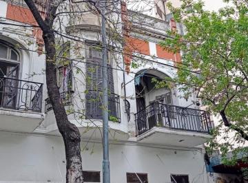 Edificio · 187m² · 6 Ambientes · Importante Propiedad 187 m² Av Rivadavia 8600 Caba