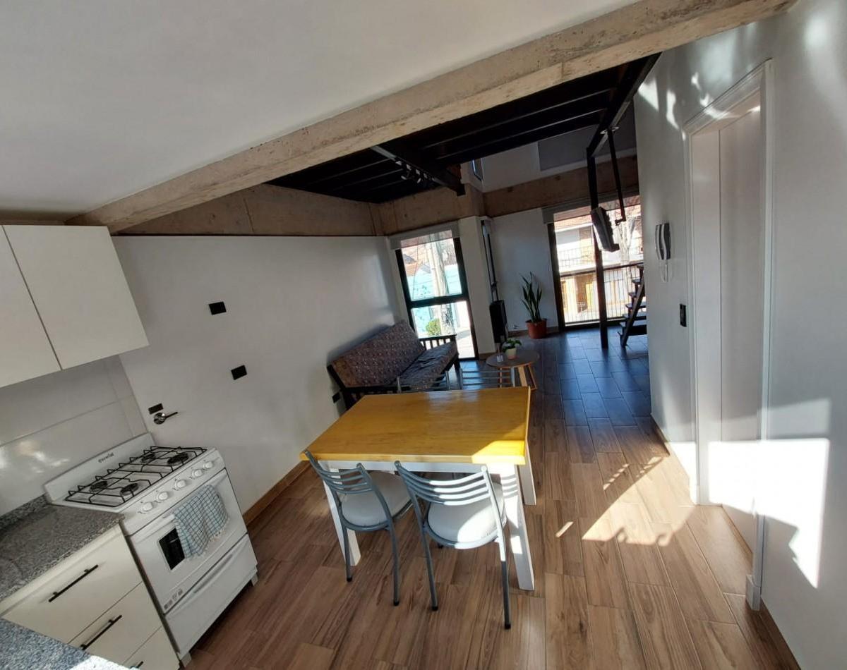 Ph 2 ambientes en dúplex al frente en venta, completamente amoblado