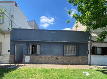 Casa de 5 ambientes, Lanús · Excelente Oportunidad Para Invertir por Precio y Ubicación