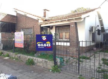 Terreno · 60m² · 2 Ambientes · Venta de Lote de 10x17 m² en Villa Sarmiento con Vivienda a Reciclar