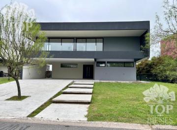 Casa · 250m² · 5 Ambientes · 3 Cocheras · Casa en El Cantón a La Laguna - 4 Habitaciones