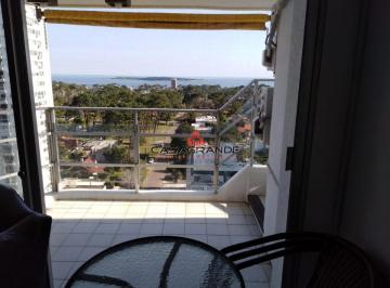 Departamento · 90m² · 3 Dormitorios · 1 Cochera · Roosevelt