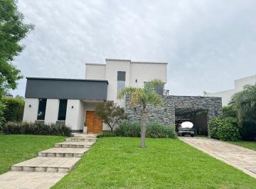 Casa · 180m² · 5 Ambientes · 2 Cocheras · Casa en Venta, 5 Ambientes, en Haras Santa Maria, Escobar, Gba Norte