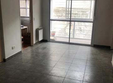 Departamento · 40m² · 2 Ambientes · 1 Cochera · Semipisos de 2 Amb Excelente Ubicacion Cerca de Plaza