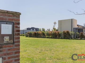 Terreno , Pilar · Venta Lote Central en Pilar del Este - Barrio Santa Emilia