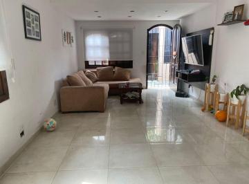 GLE-GLE-1136_2 · Casa 4 Ambientes. | Calle 9 Al 5400