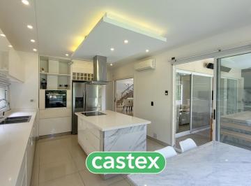 Casa · 360m² · 6 Ambientes · 1 Cochera · Casa en Venta Barrio Tipas Nordelta