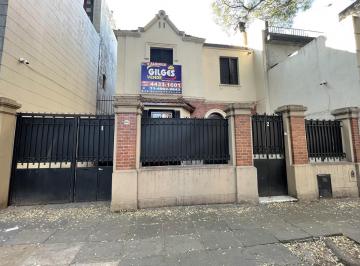Casa · 230m² · 9 Ambientes · Venta Casa 9 Amb. S/lote 10x21 m² - Caballito - con Amplio Patio