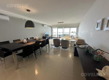 Departamento de 5 ambientes, Uruguay · Departamento Venta 3 Dorm. y Dependencia Torre Lobos