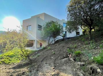 Casa · 230m² · 4 Ambientes · 2 Cocheras · Casa en Venta 3 Dorm., Terraza con Vistas. B° Tierra Alta, Villa Carlos Paz