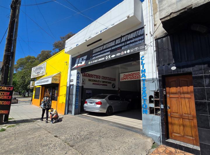 Local comercial · 133m² · 4 Ambientes · 4 Cocheras
