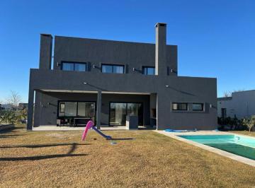 Casa de 5 ambientes, Escobar · Lindísima Casa en Venta, en Barrio Santa Isabel 2, en Ingeniero Maschwitz.
