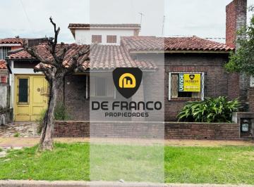 FACHADA · Casa en Venta - Villa Tesei - 3 Ambientes y Cochera