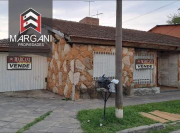 Casa · 90m² · 3 Ambientes · 1 Cochera · Casa 3 Amb C/ Cochera + Patio - PH