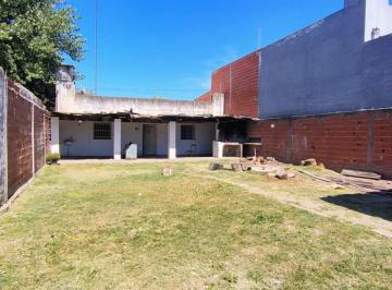 Casa · 140m² · 5 Ambientes · Casa Venta 4 Amb S/ Lote 10,40 X 37,60 m - Facilidades