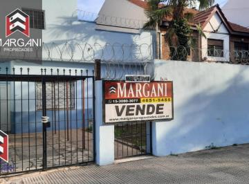Casa · 116m² · 3 Ambientes · 2 Cocheras · Casa 3 Amb C/ E. Vehiculo - S/ Lote 164 m² - Excelente Ubicacion