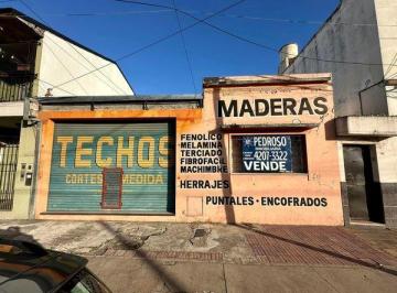 Bodega-Galpón de 3 ambientes, Avellaneda · Casa a Reciclar con Galpon