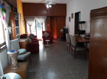 Casa de 4 ambientes, Merlo · Casa en Venta - 3 Dorm. 2 Baños - Cochera - 452 m² - Merlo