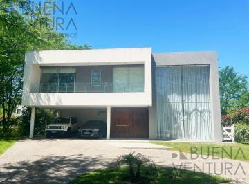 Casa · 370m² · 4 Dormitorios · 2 Cocheras · Venta de Casa Fincas de Hudson